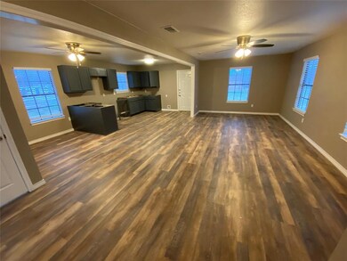 1502 Daffan Ave, Ennis, TX 75119 - photo 2