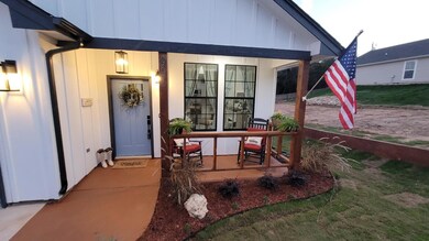 901 Pecos River Dr, Granbury, TX 76048 - photo 4