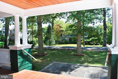 222 Moore Ave SE, Vienna, VA 22180 - photo 3