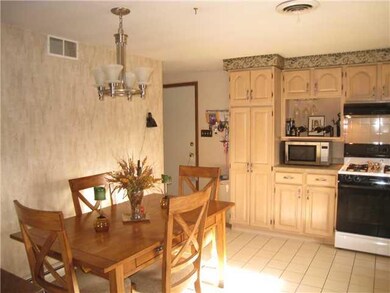 504 Fairmont Ave, North Tonawanda, NY 14120 - photo 3