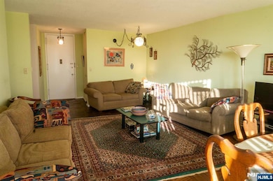 Mediterranean Towers West unit 23H, Fort Lee, NJ 07024 - photo 2