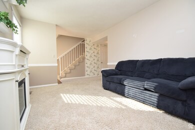 156 E 735 S unit 24, Centerville, UT 84014 - photo 2
