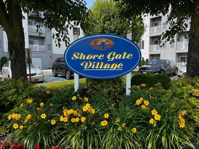 Shore Gate Village Grand Condominium unit 316, South Amboy, NJ 08879 - photo 2
