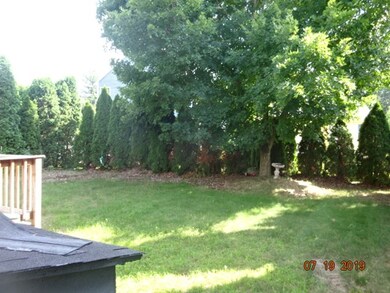 24 Valleyview Ct unit 24, Fitchburg, MA 01420 - photo 2