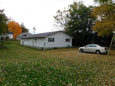 201 Hocking Ave, Logan, OH 43138 - photo 3