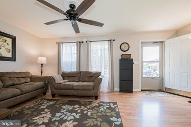 561 Jamestown Ct, Edgewood, MD 21040 - photo 3