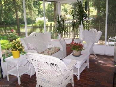 Lovely large screened porch!