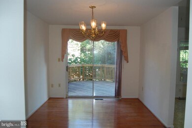 8861 Winding Hollow Way, Springfield, VA 22152 - photo 5