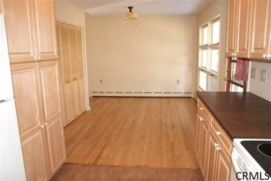 11 Bartlett Ln, Delmar, NY 12054 - photo 4