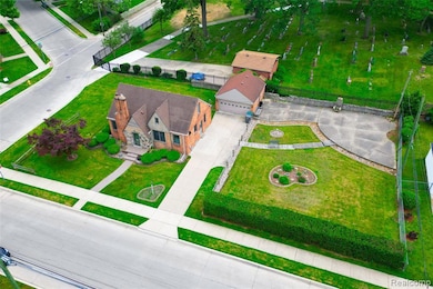 23211 Myrtle St, Dearborn, MI 48128 - photo 4