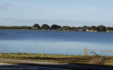 831 Lake Dr E, Lake Placid, FL 33852 - photo 7