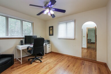 2503 Sigwalt St, Rolling Meadows, IL 60008 - photo 3