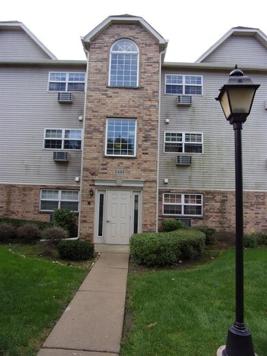 1443 Spring Brook Ct unit 3D, Round Lake Beach, IL 60073 - photo 2