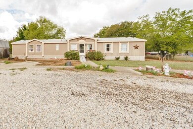 925 Tiffany St, Azle, TX 76020 - photo 2