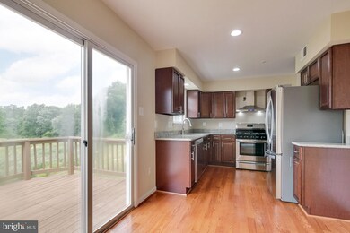 813 Reedworth Ct, Capitol Heights, MD 20743 - photo 5