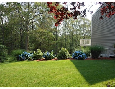 266 Palisades Cir, Stoughton, MA 02072 - photo 4