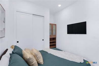 2165 Gabriels Place unit 1110, New Braunfels, TX 78130 - photo 4