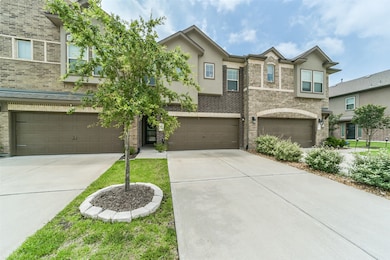 3819 Lancer Cir, Pearland, TX 77581 - photo 3