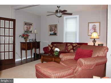 806 N Warren St, Orwigsburg, PA 17961 - photo 2