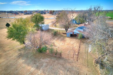 504 S Frisco Rd, Tuttle, OK 73089 - photo 2