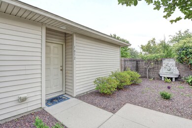 1032 Summerlin Falls Ct-large-005-10-DSC