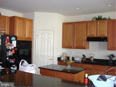 2629 Cast Off Loop, Woodbridge, VA 22191 - photo 2