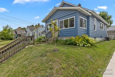 932 Arlington St NE, Grand Rapids, MI 49505 - photo 3