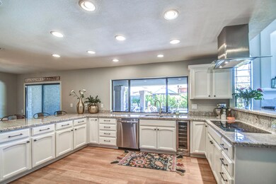 KITCHEN 12