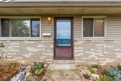 983E21stAve-Exterior-3