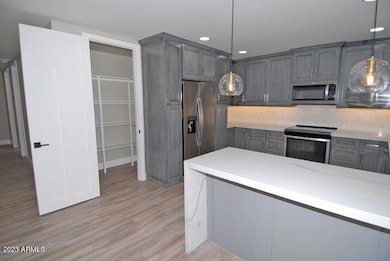 8541 E Catalina Dr, Scottsdale, AZ 85251 - photo 6