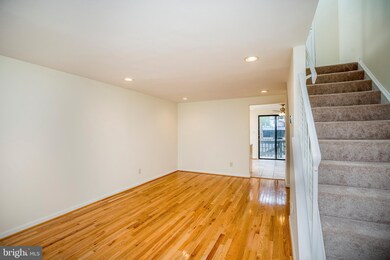 20590 Strath Haven Dr, Montgomery Village, MD 20886 - photo 3