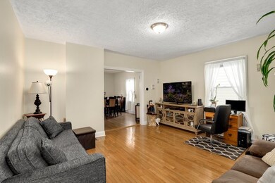 2923 N Gresham Ave, Chicago, IL 60618 - photo 4