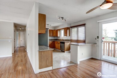 17_LivingDiningKitchen
