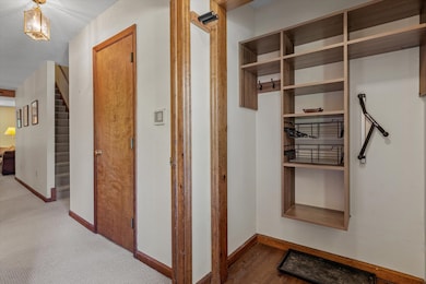 Entry area with storage