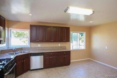 10515 Ravenswood Ave, Inglewood, CA 90304 - photo 5