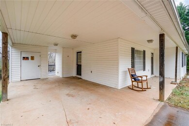 1820 Cline Place, Lenoir, NC 28645 - photo 2