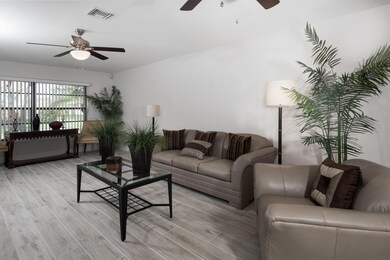 005_Living Room
