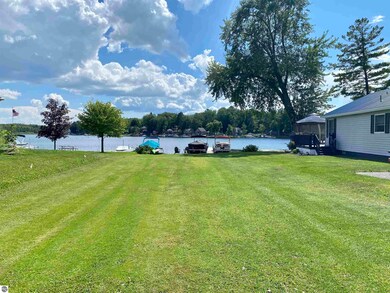 shared deeded lake access