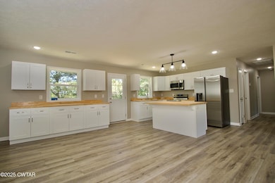 1549 Eastview Dr, Humboldt, TN 38343 - photo 7