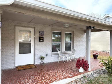 1421 W Horah St, Salisbury, NC 28144 - photo 2