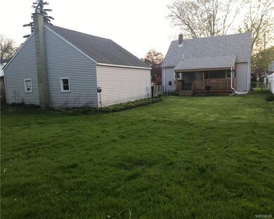 1579 Moll St, North Tonawanda, NY 14120 - photo 3
