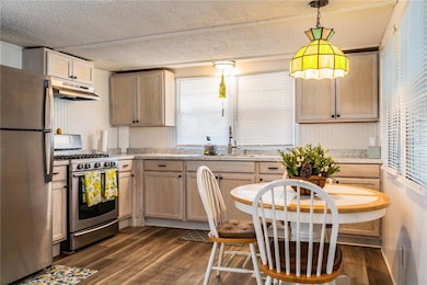 1612 Spring Dr, Lakeland, FL 33801 - photo 4