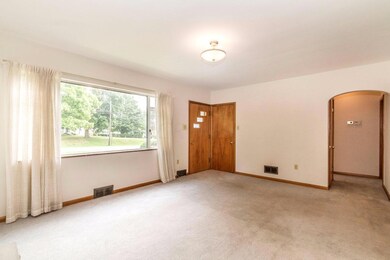 181 Center St 009