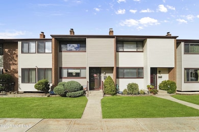 942 Jamestown Rd, East Windsor, NJ 08520 - photo 2