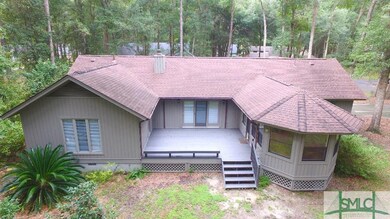 Huge back deck for entertaining!