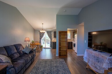 3042 SW Quartz Ave, Redmond, OR 97756 - photo 2