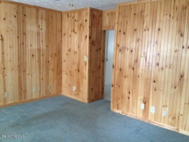 7 West St, Adams, MA 01220 - photo 4