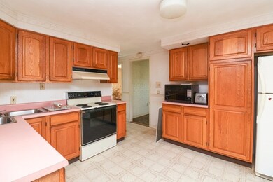 111 Chester St, West Springfield, MA 01089 - photo 5