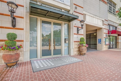 Montgomery Plaza unit 2448, Fort Worth, TX 76107 - photo 2