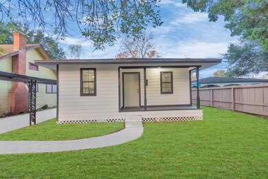 1318 5th St, Rosenberg, TX 77471 - photo 2